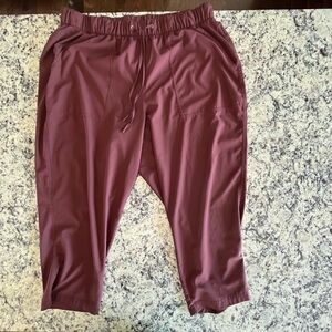XL Old Navy Athletic Cropped Pants